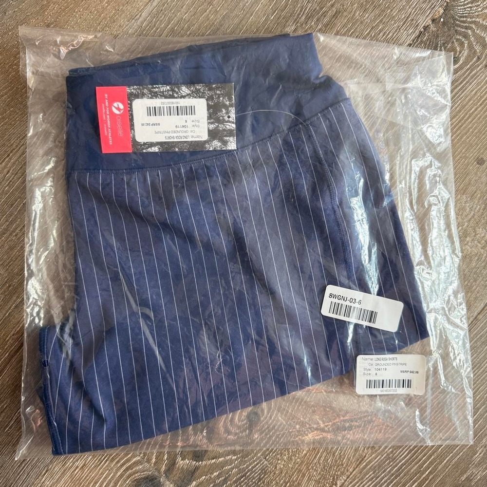 Oiselle Women's Long Roga Shorts Blue White Grounded Pinstripe Size 6 - Picture 6 of 6